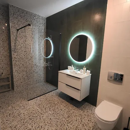Anelis Breeze By Axxis Aparthotel