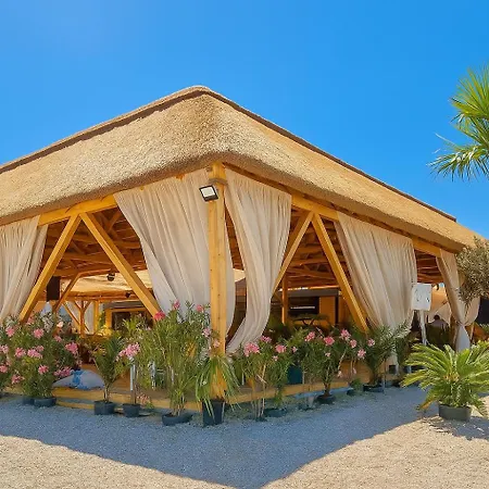 Anelis Breeze By Axxis Aparthotel